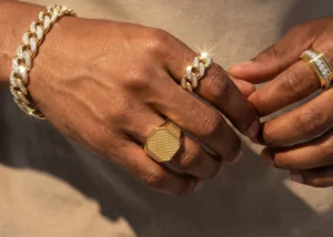 The Signature Men's Chain